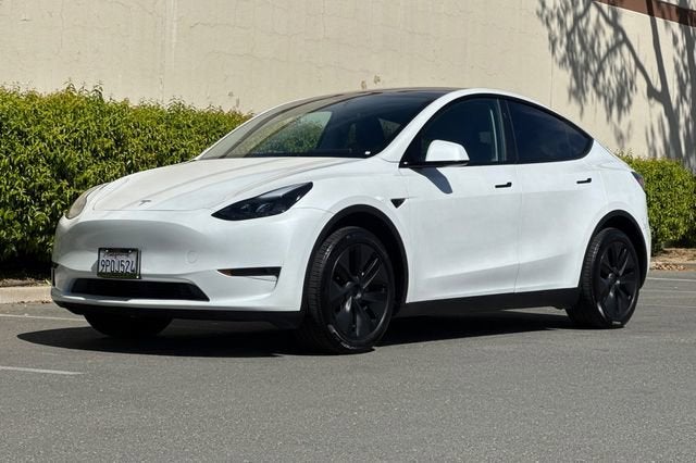 2025 Tesla Model Y Long Range RWD *Ltd Avail*