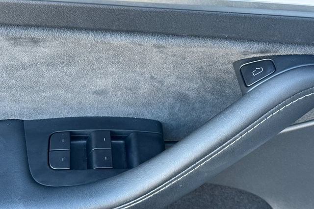2023 Tesla Model Y Performance AWD