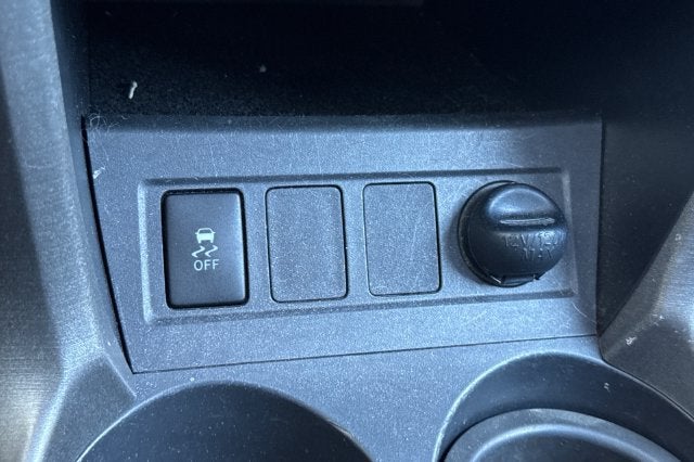 2012 Toyota RAV4 4WD 4dr I4 Sport (Natl)