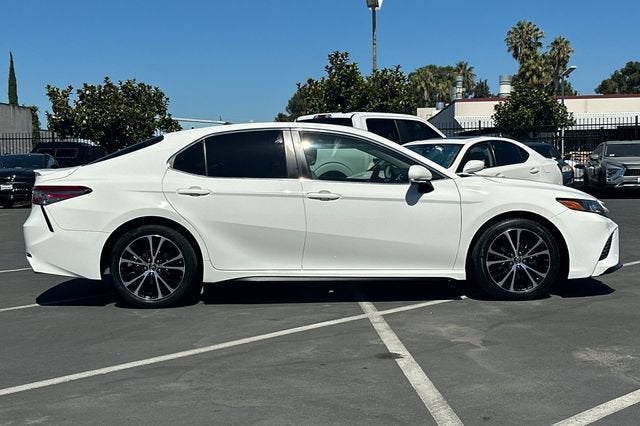 2018 Toyota Camry LE Auto (SE)