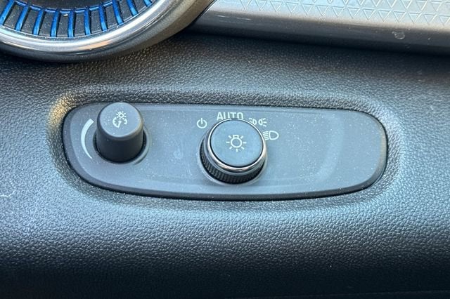 2025 Chevrolet Trax FWD 4dr LT