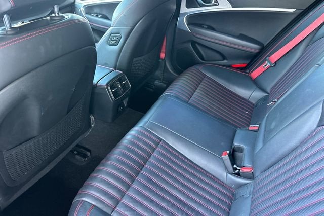 2023 Genesis G70 2.0T RWD