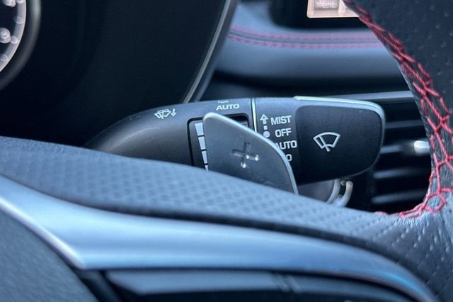 2023 Genesis G70 2.0T RWD
