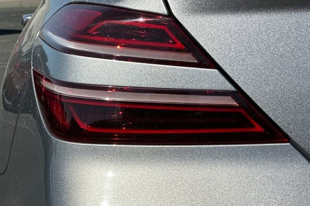 2023 Genesis G70 2.0T RWD