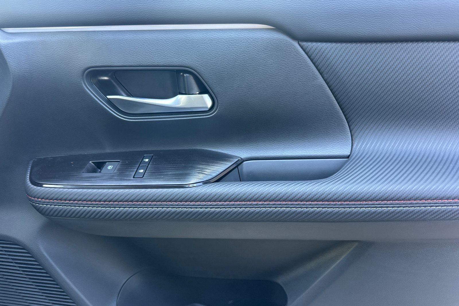 2027 Nissan Kicks SR