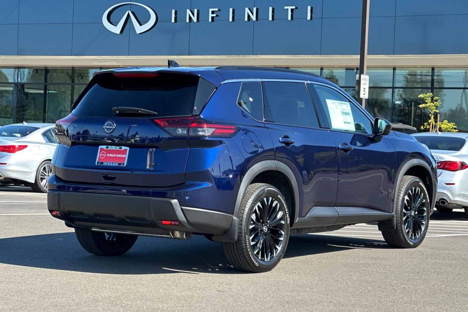 2026 Nissan Rogue Dark Armor