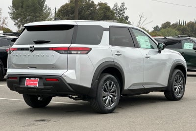 2025 Nissan Pathfinder S