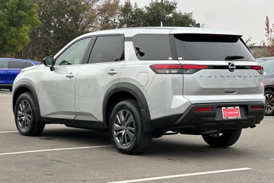 2025 Nissan Pathfinder S