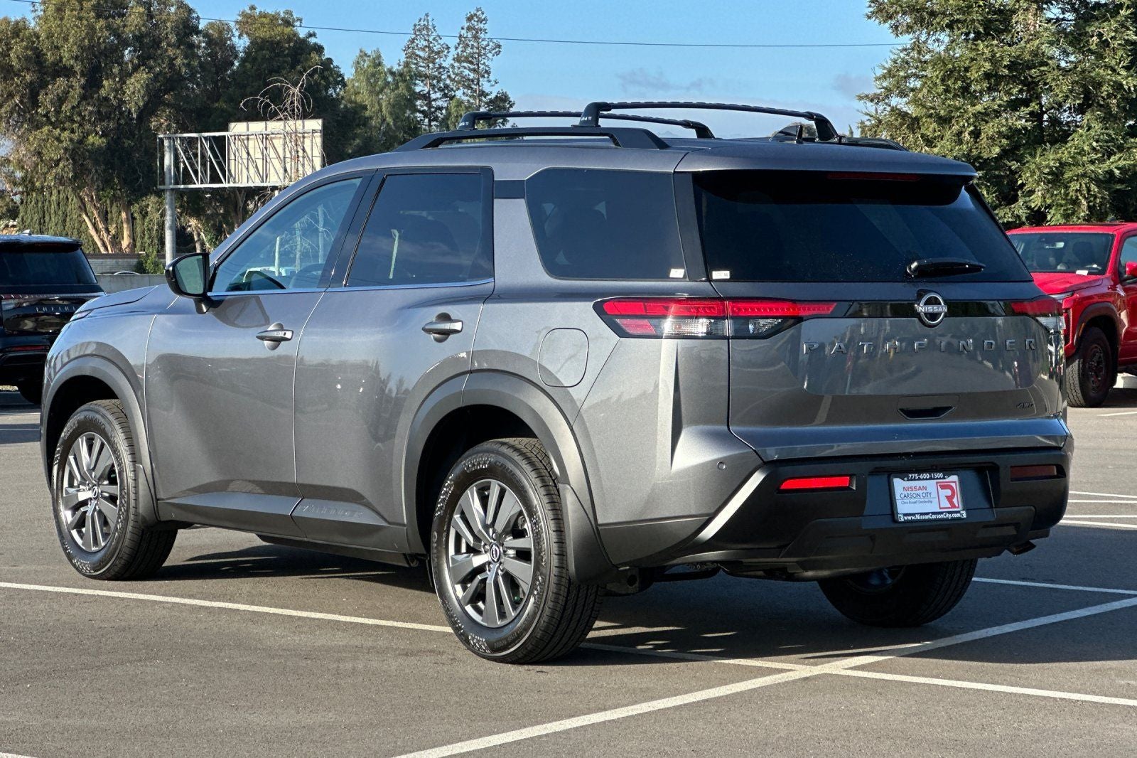 2026 Nissan Pathfinder SV