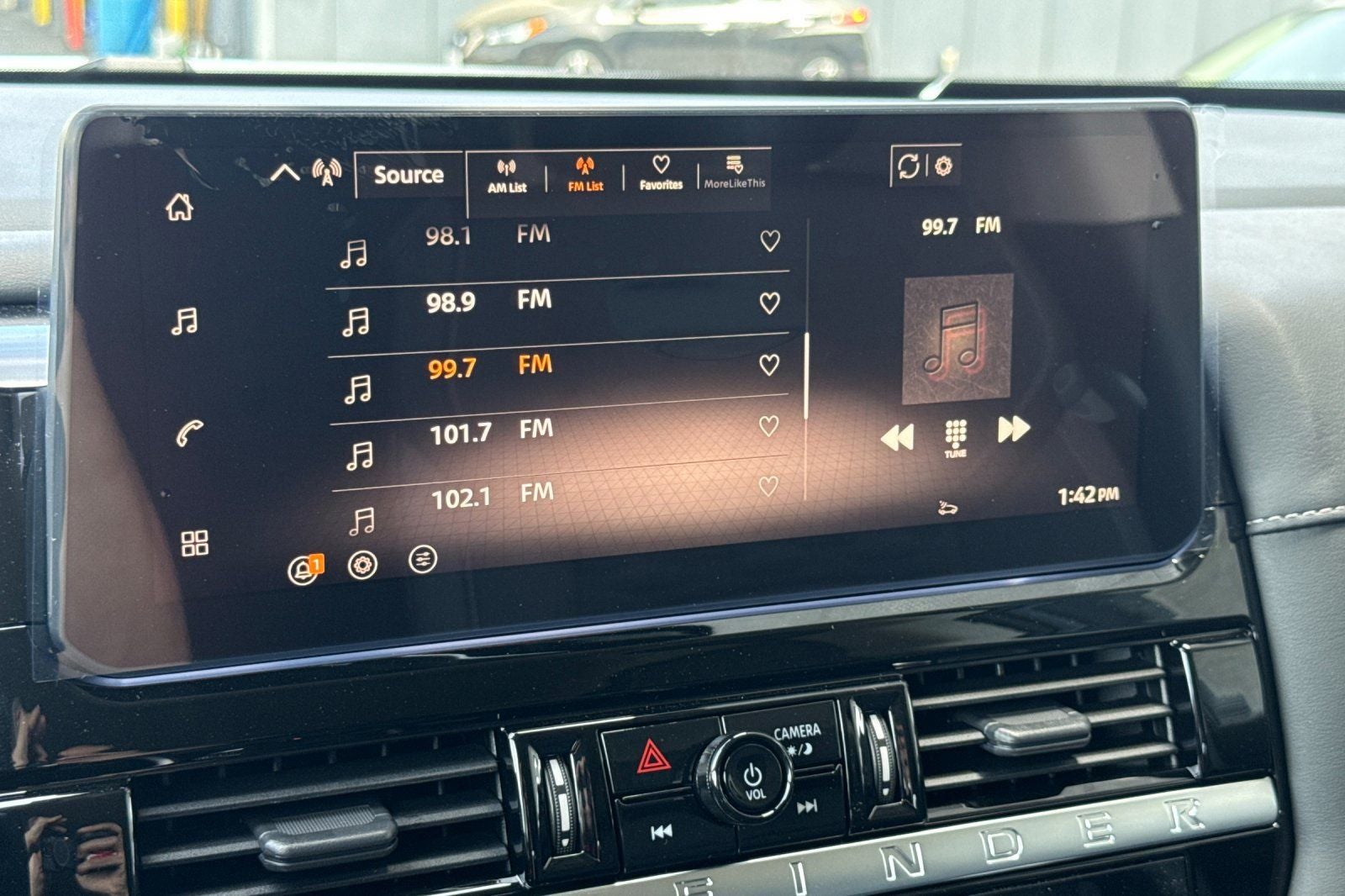 2026 Nissan Pathfinder SV