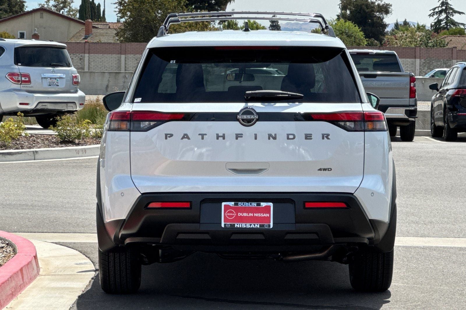 2026 Nissan Pathfinder SV