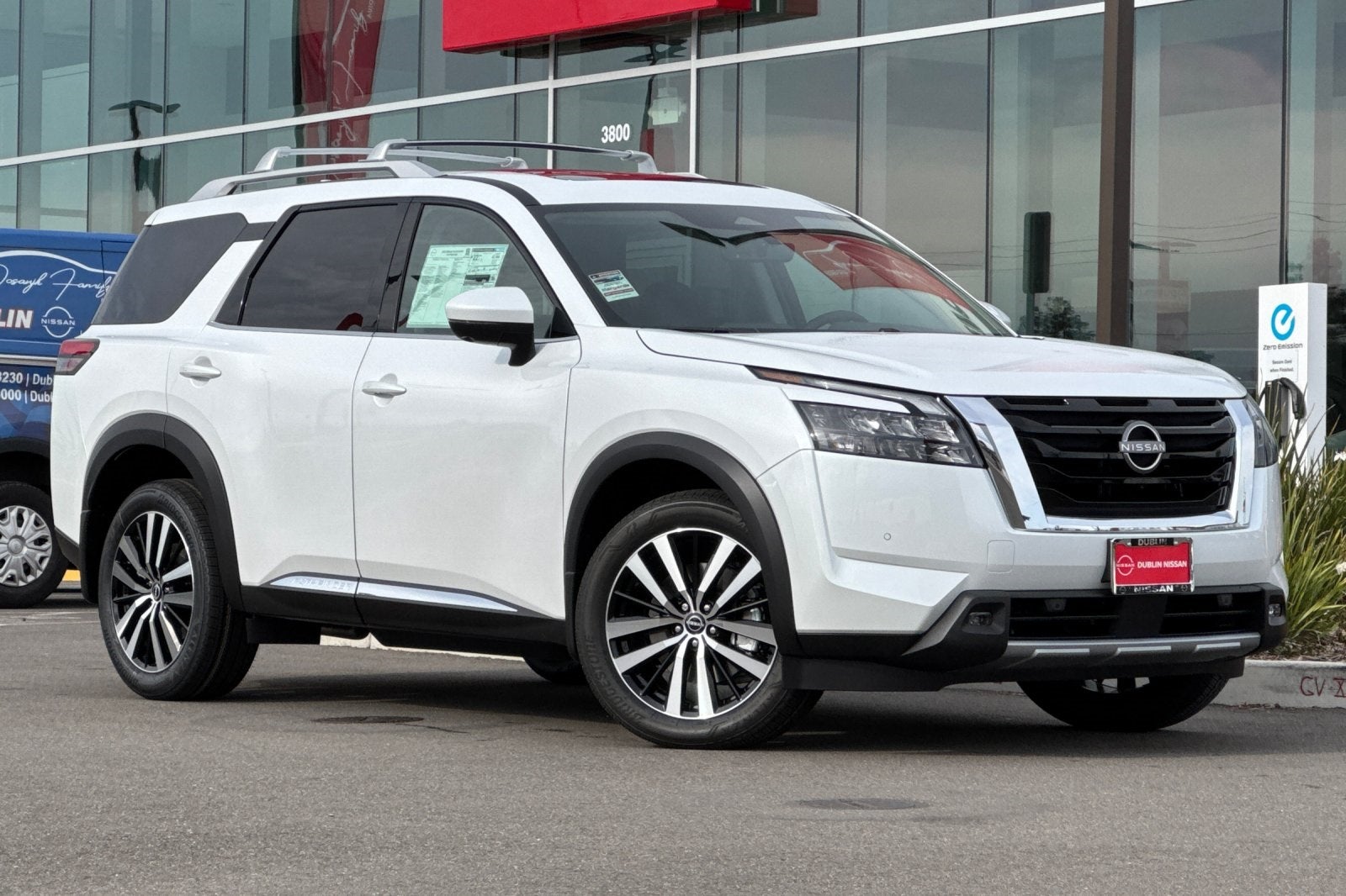 2025 Nissan Pathfinder Platinum