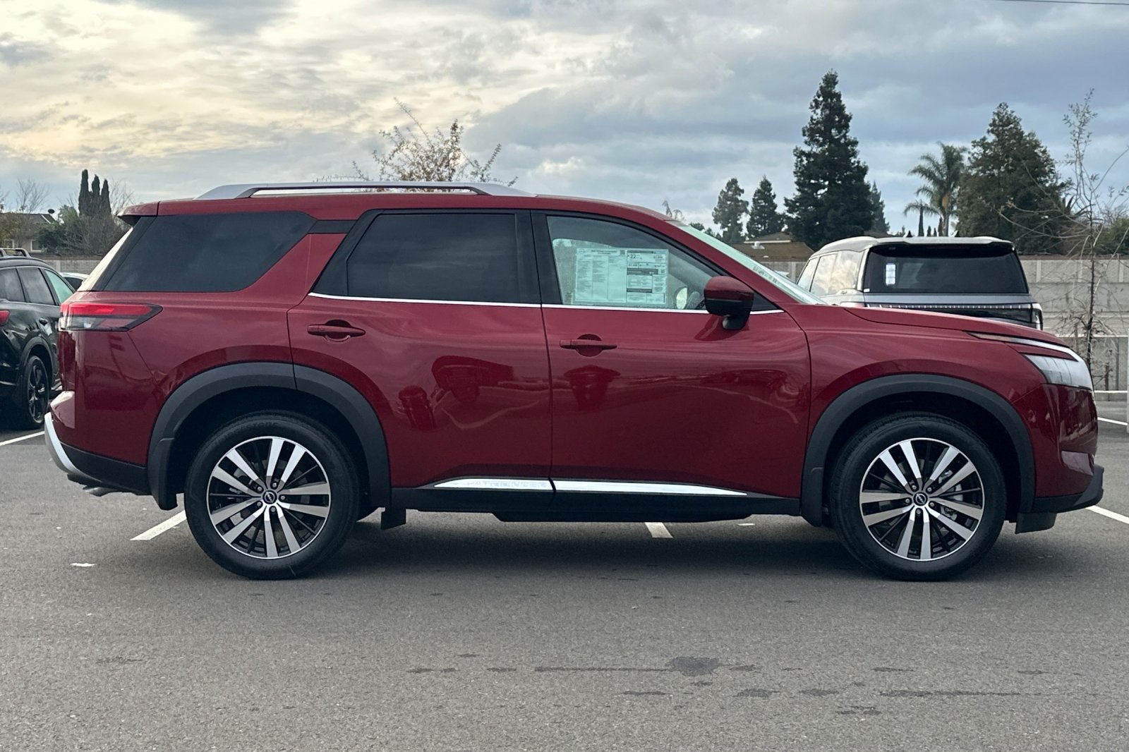 2025 Nissan Pathfinder Platinum