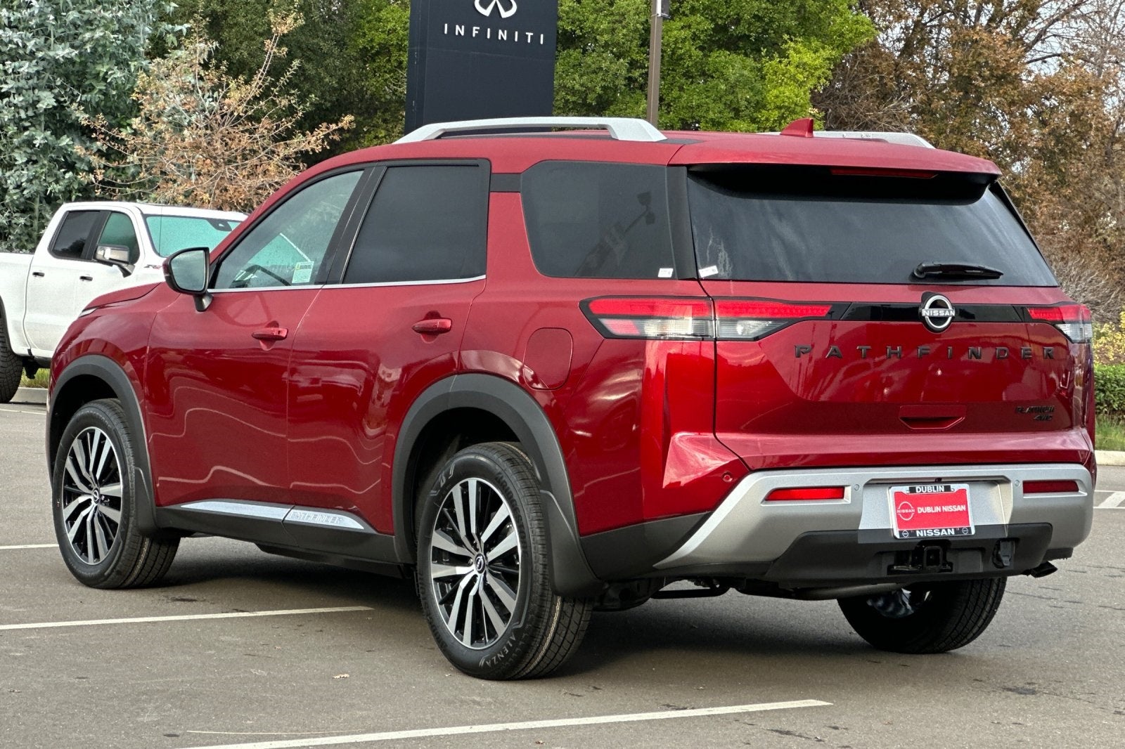 2025 Nissan Pathfinder Platinum