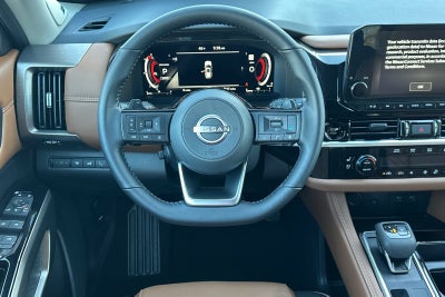 2025 Nissan Pathfinder Platinum