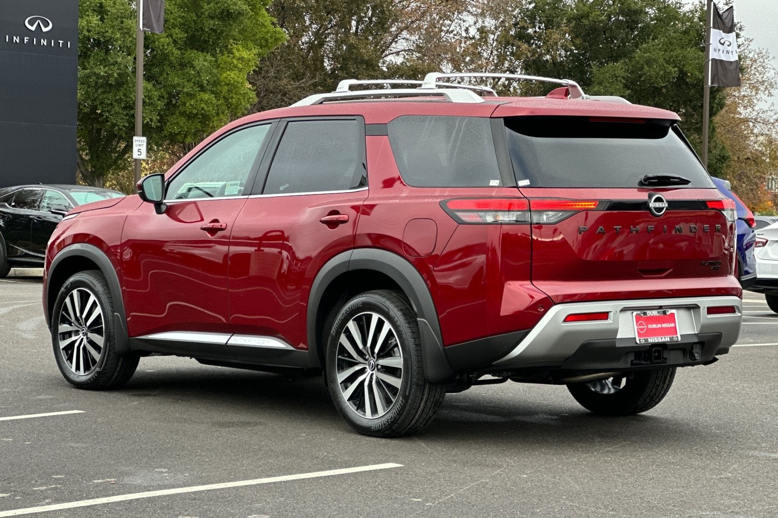 2025 Nissan Pathfinder Platinum