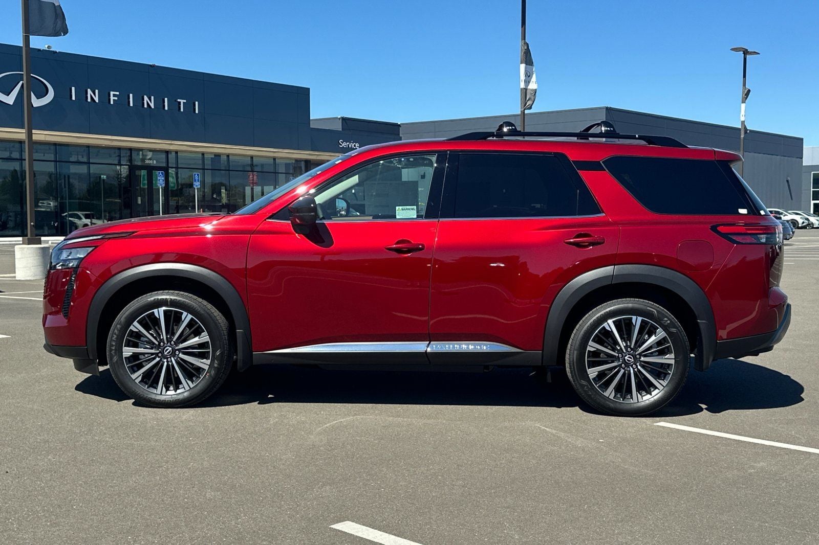 2026 Nissan Pathfinder Platinum