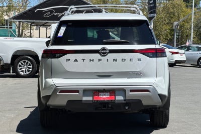 2025 Nissan Pathfinder Platinum