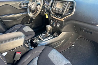 2017 Jeep Cherokee Sport