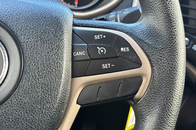 2017 Jeep Cherokee Sport