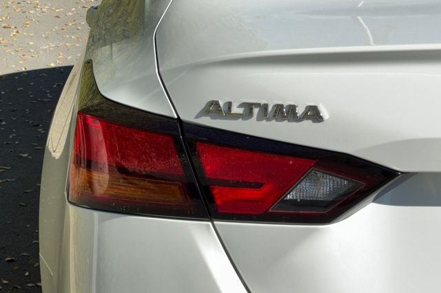 2022 Nissan Altima 2.5 SR SR