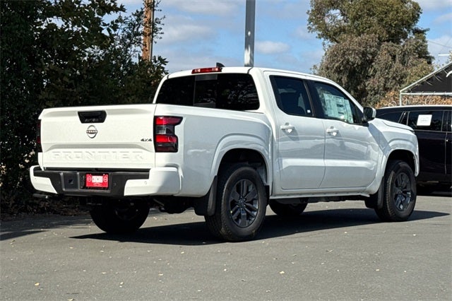 2026 Nissan Frontier Crew Cab SV