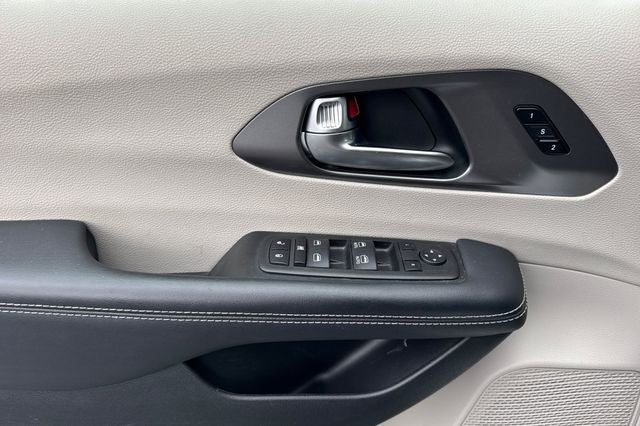 2023 Chrysler Pacifica Touring L TOURING