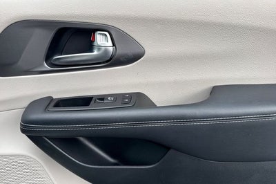 2023 Chrysler Pacifica Touring L TOURING