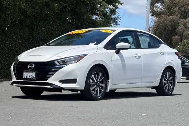 2025 Nissan Versa SV