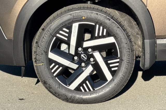 2027 Nissan Kicks SV