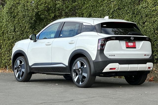 2025 Nissan Kicks SR