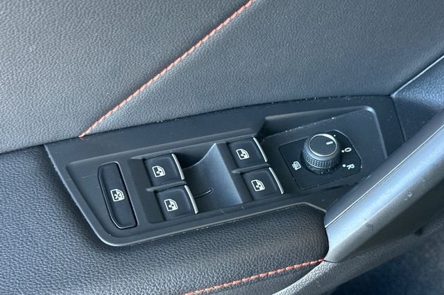 2024 Volkswagen Tiguan 2.0T Wolfsburg Edition
