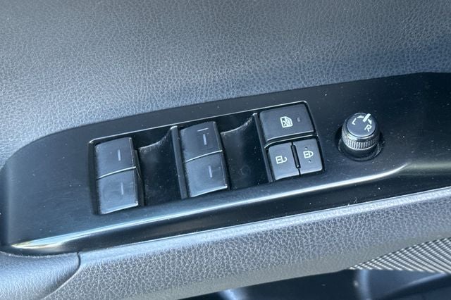 2025 Toyota Camry LE LE HYBRID