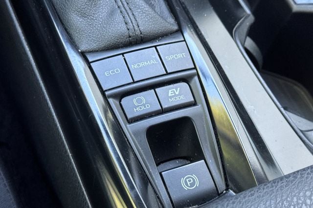 2025 Toyota Camry LE LE HYBRID