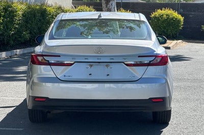 2025 Toyota Camry LE LE HYBRID