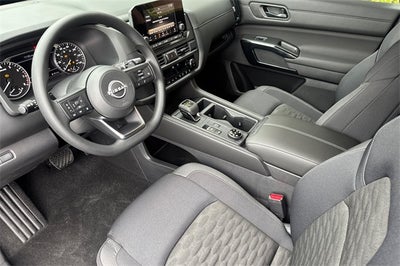 2025 Nissan Pathfinder S