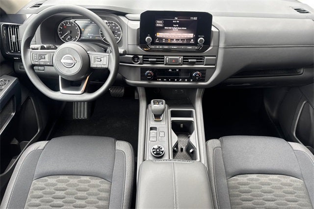 2025 Nissan Pathfinder S