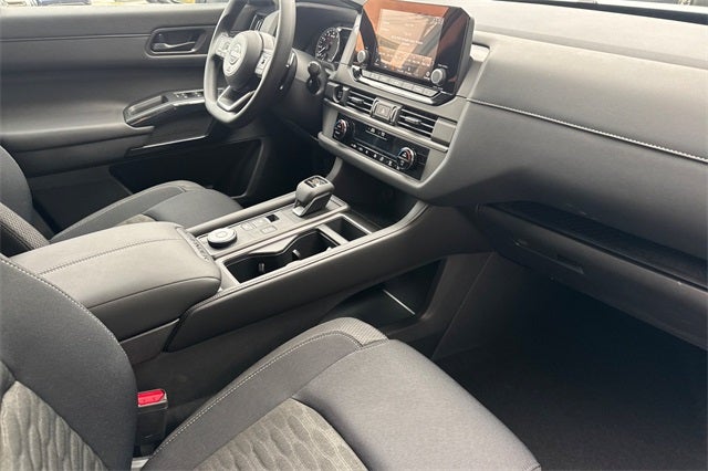 2025 Nissan Pathfinder S