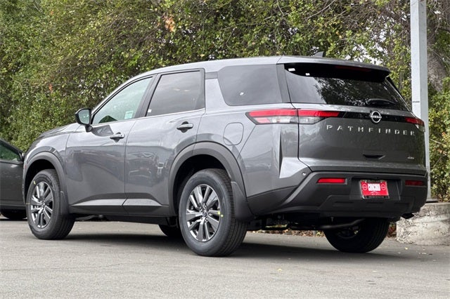 2025 Nissan Pathfinder S