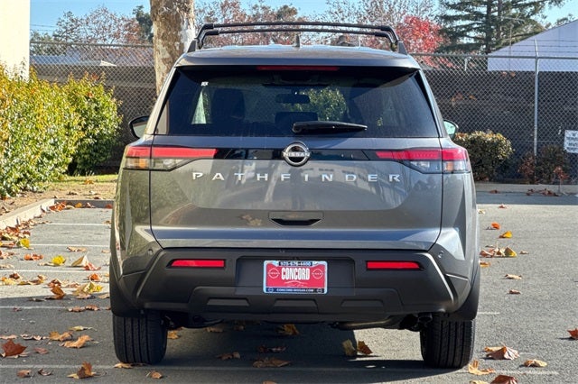 2025 Nissan Pathfinder SV