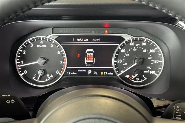 2025 Nissan Pathfinder SV