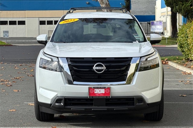 2025 Nissan Pathfinder SV