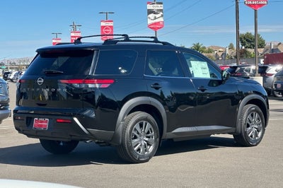 2026 Nissan Pathfinder SV