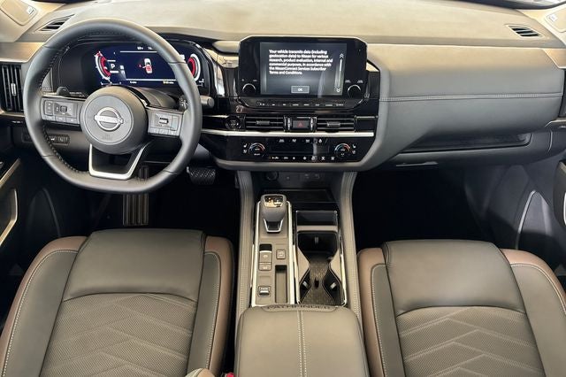 2025 Nissan Pathfinder Platinum