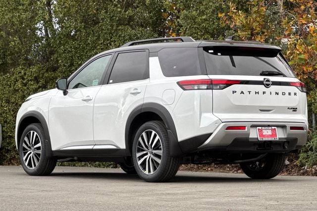 2025 Nissan Pathfinder Platinum
