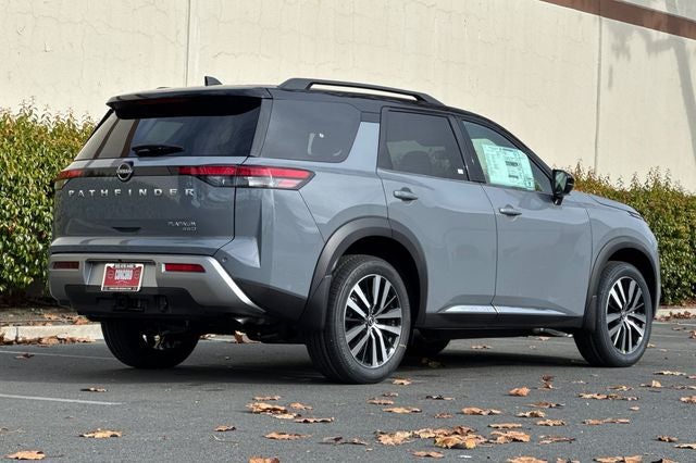 2025 Nissan Pathfinder Platinum