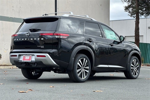 2025 Nissan Pathfinder Platinum