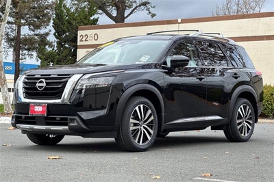 2025 Nissan Pathfinder Platinum