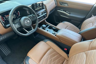 2025 Nissan Pathfinder Platinum