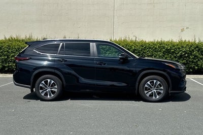 2024 Toyota Highlander XLE XLE